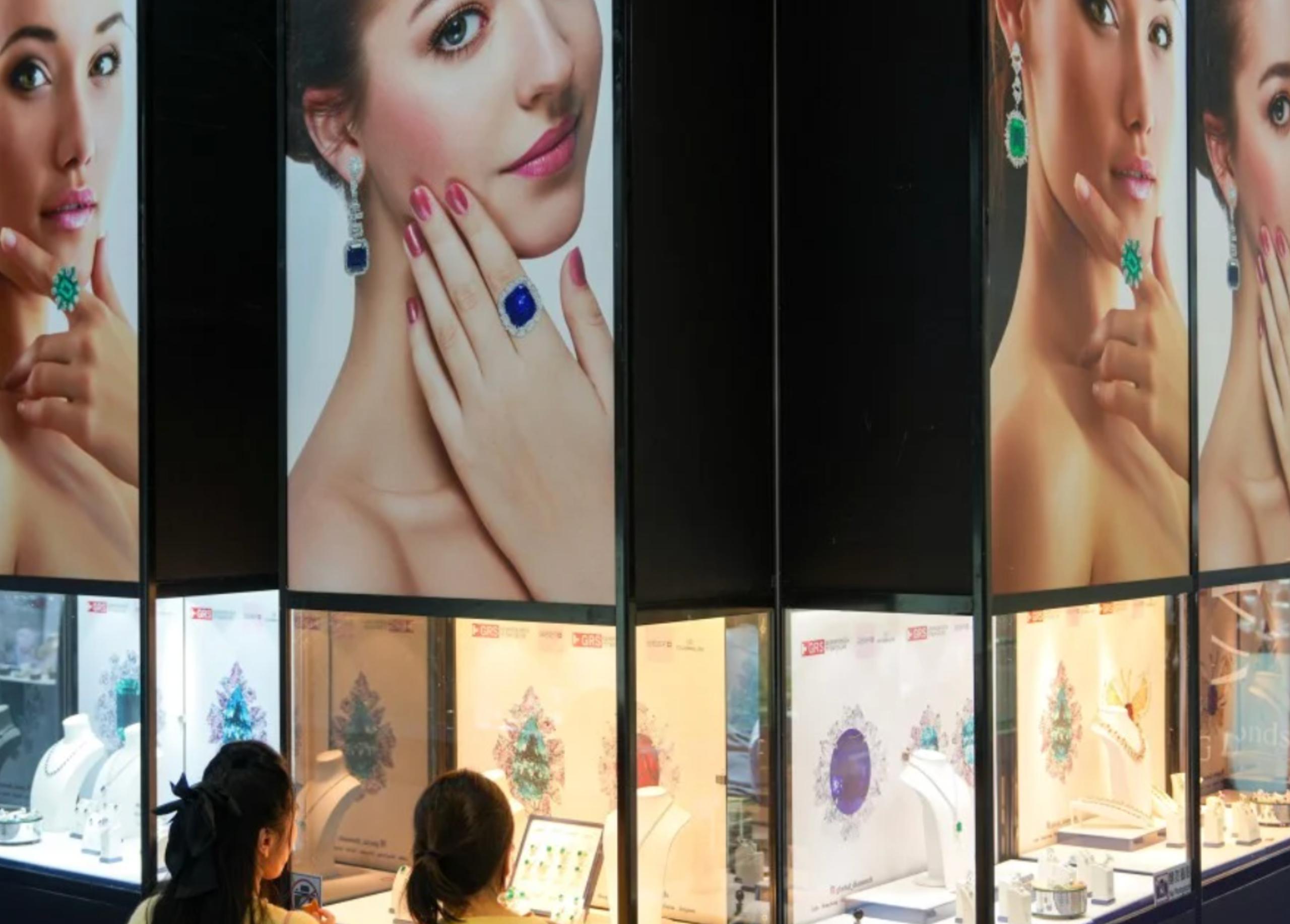 10 exhibitors and Iranian buying mission miss Hong Kong jewellery fair amid war