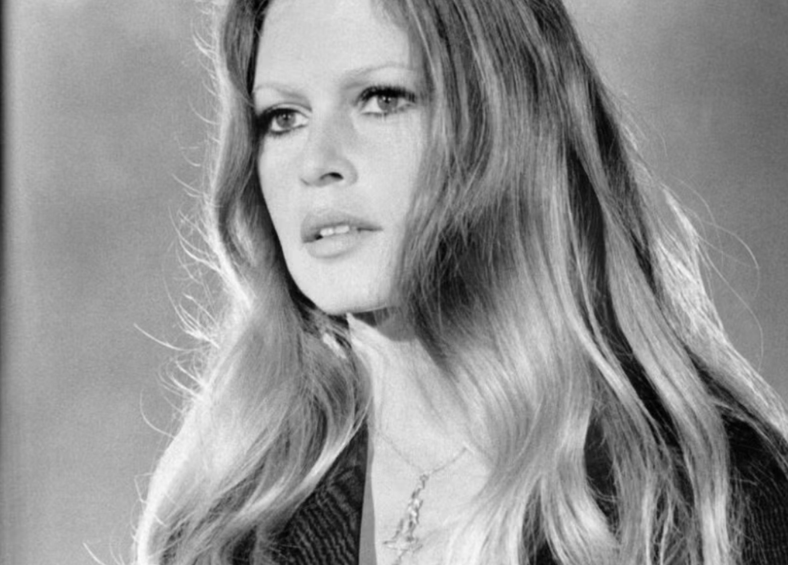 How Turbulent Times Are Driving Jewellery Back to the Seventies