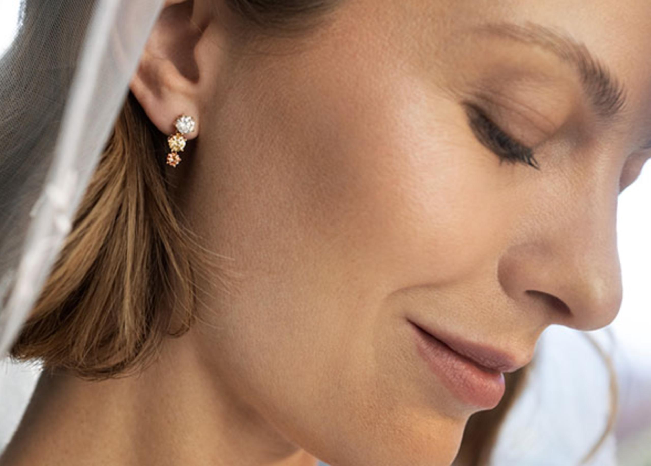 De Beers Targets Bridal Market with Desert Diamonds Campaign