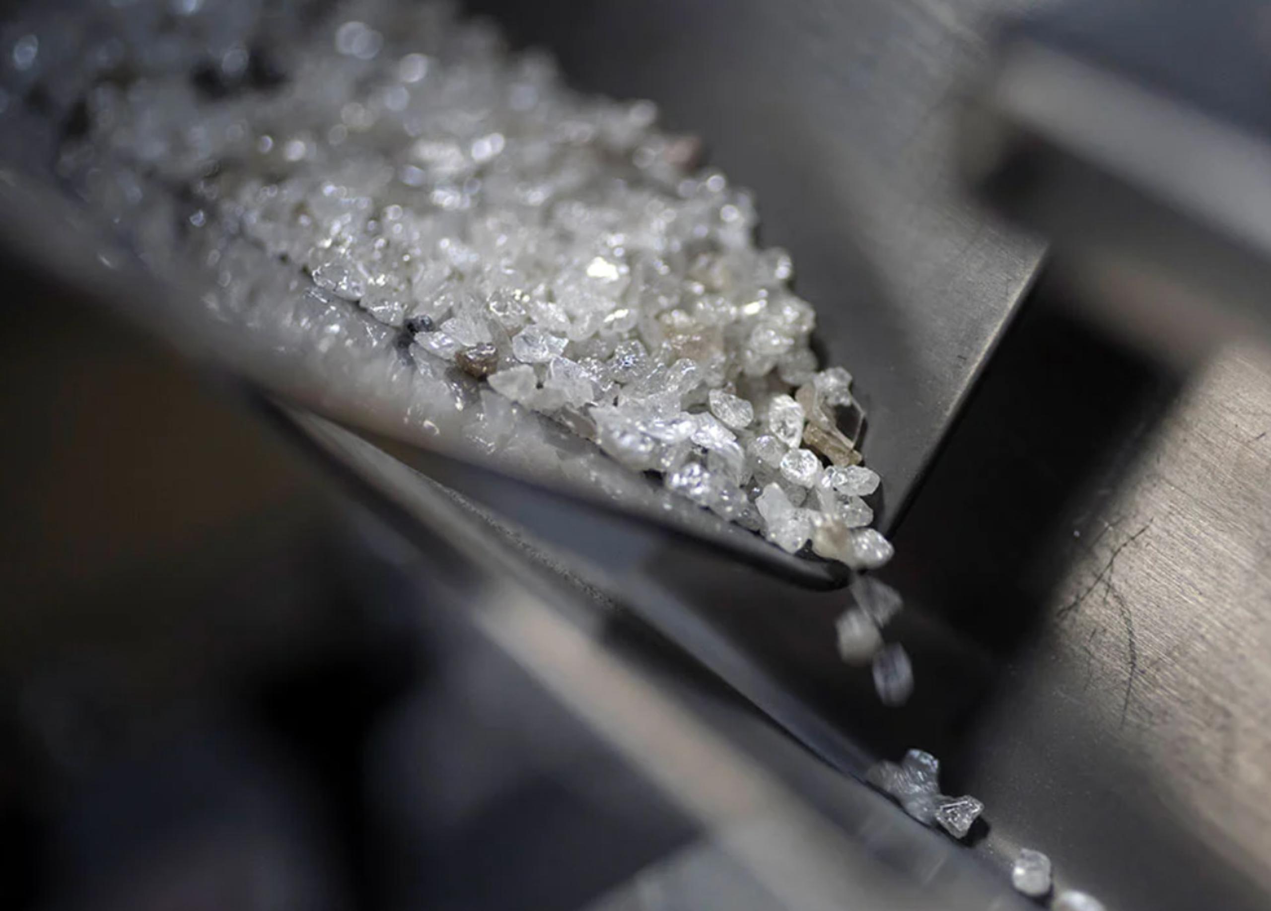 Antwerp Sightholders Back Gareth Penny’s De Beers Bid