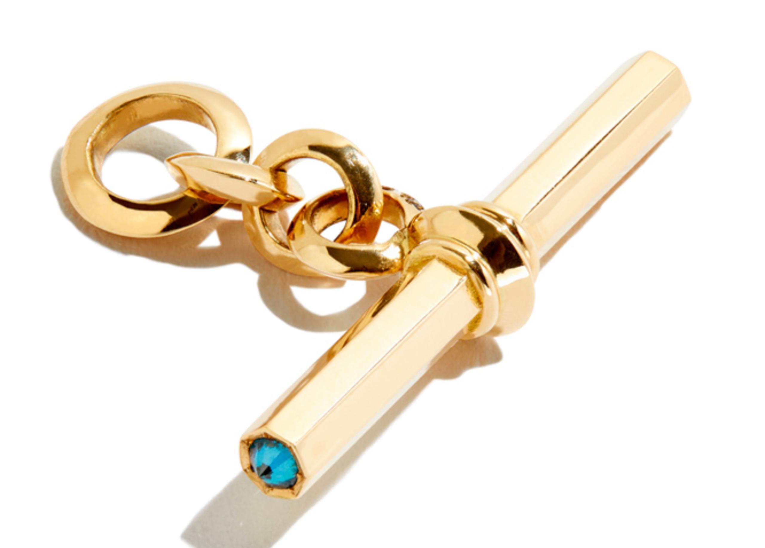 How the T-Bar Necklace Became a Modern Jewellery Staple