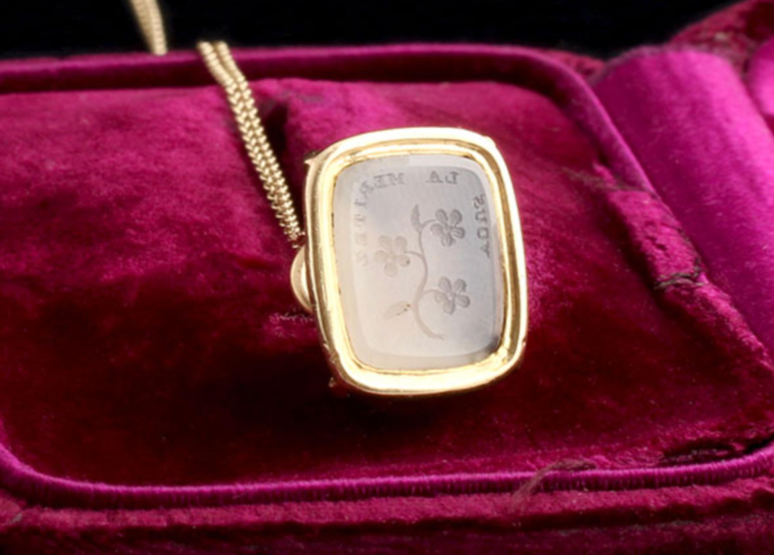 Why Intaglio Jewellery Is Making a Contemporary Comeback