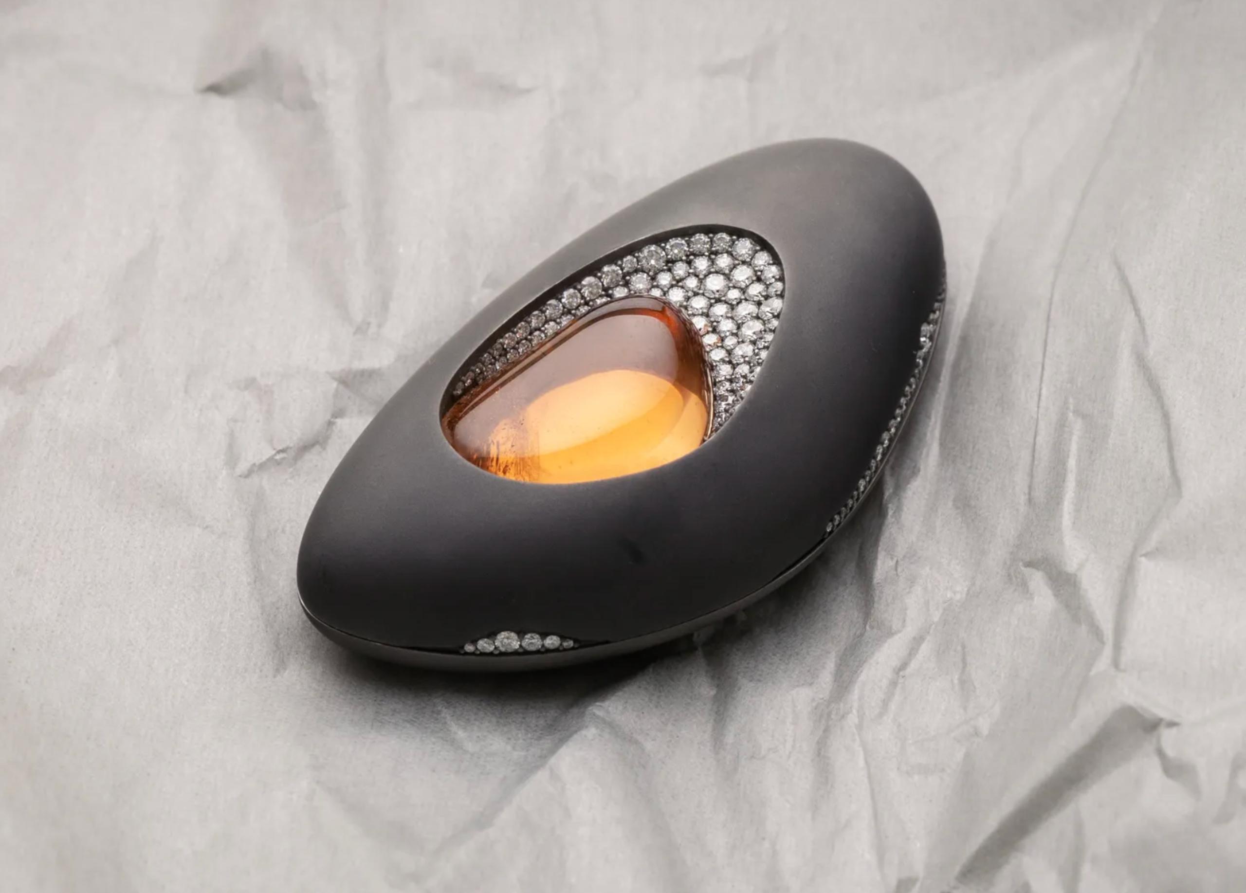 Edinburgh Exhibition Showcases the Craft of 11 Contemporary Jewellers