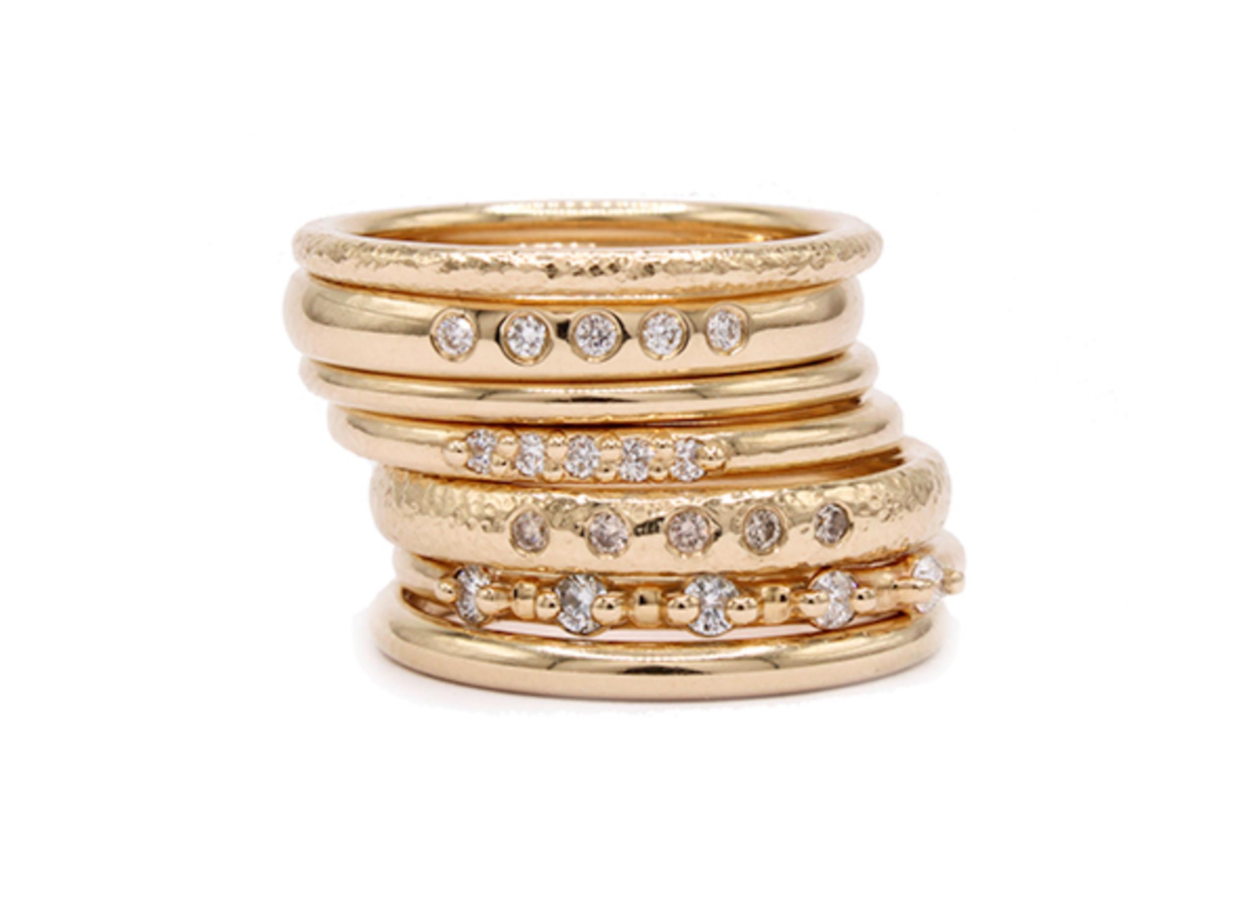 From Taylor to Zendaya, Celebrities Are Choosing Plain Gold Wedding Bands