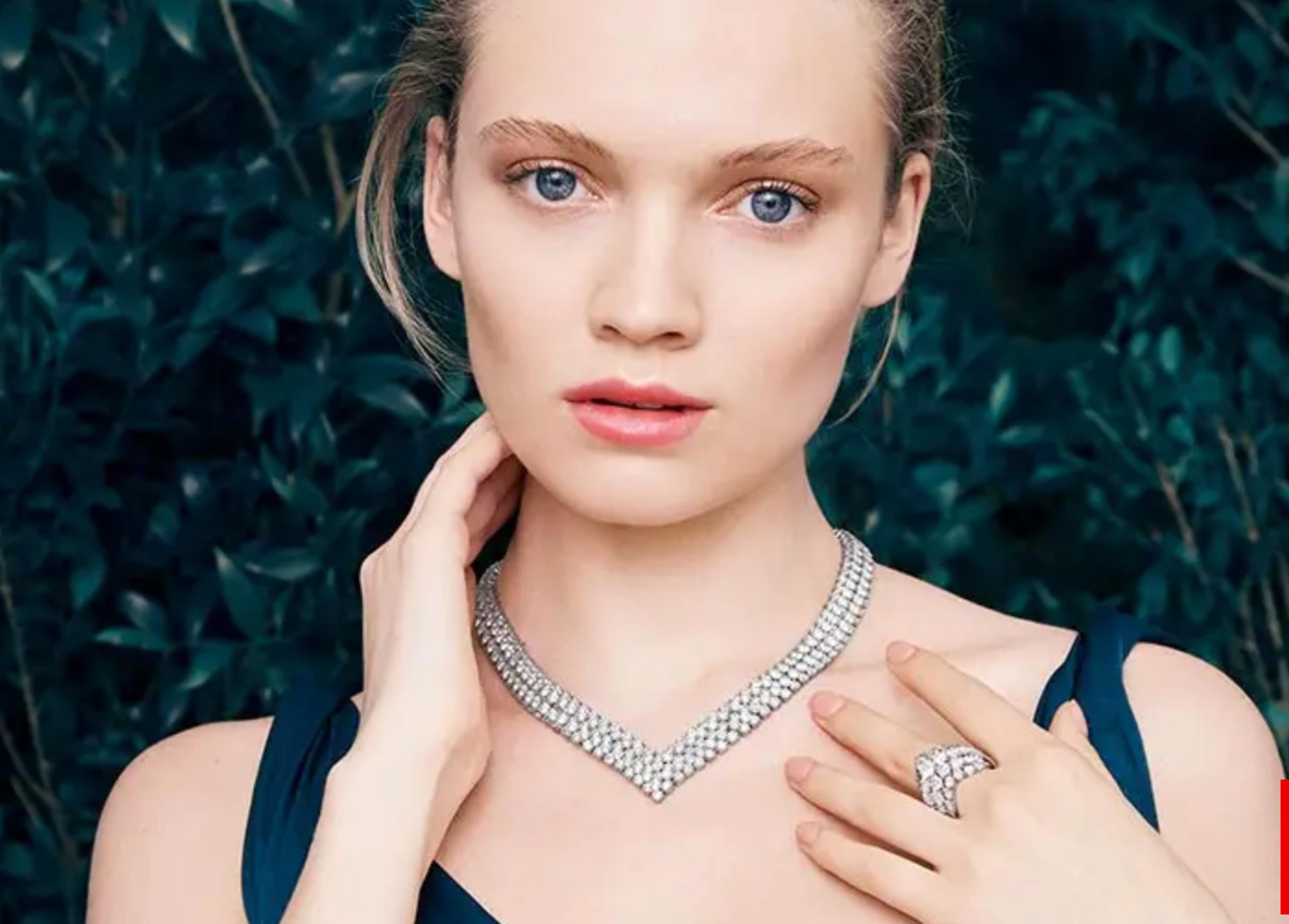 Van Cleef & Arpels Expands Palmyre With New Sapphire and Diamond Designs
