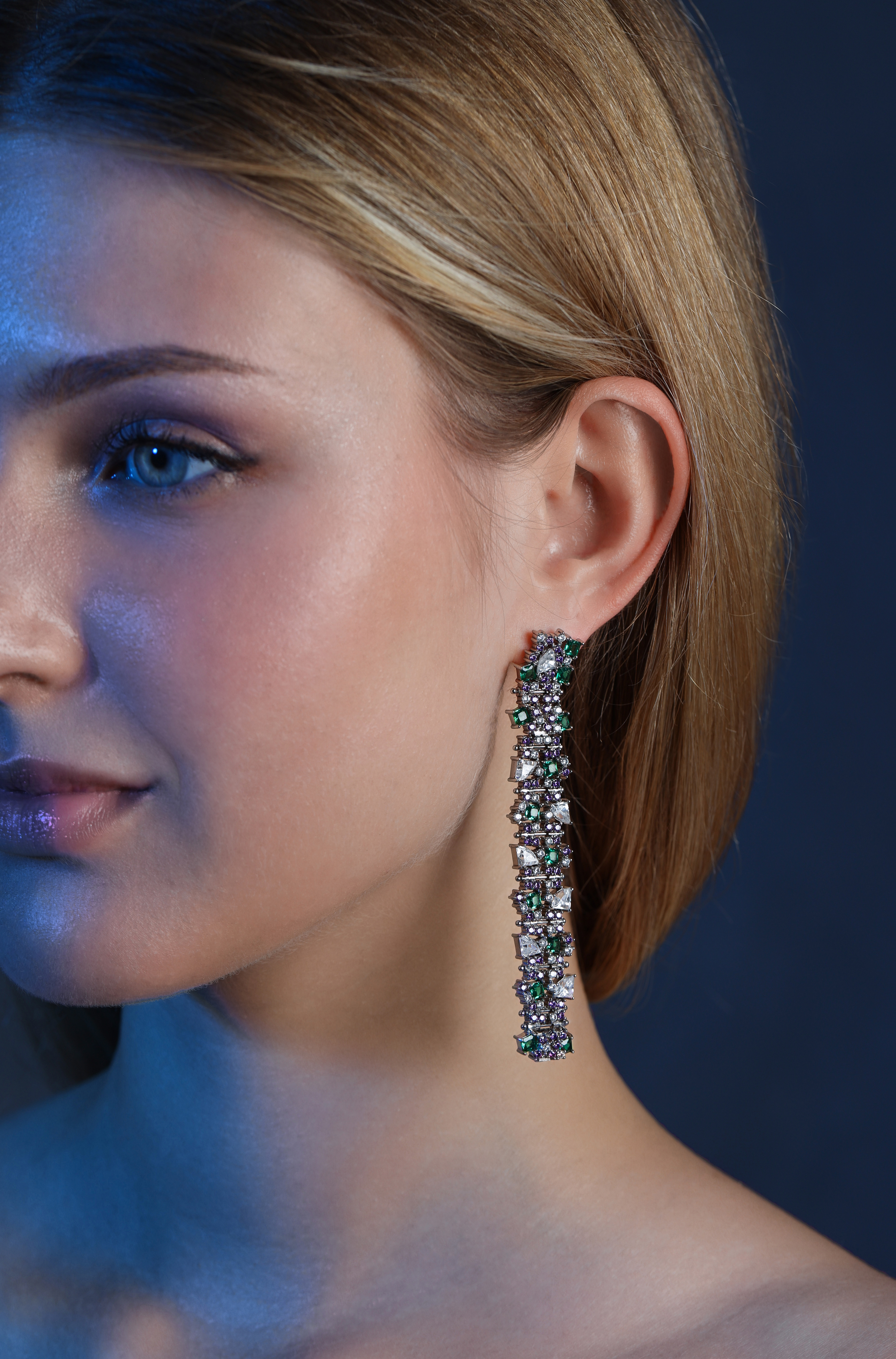 Worn at full length, the Tsuzuri earrings become a cascading column of colour, geometry and kinetic design